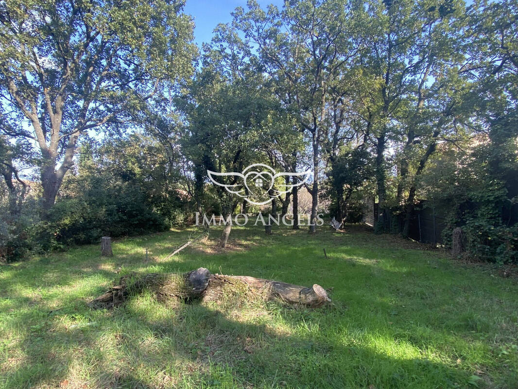 Terrain à CAUMONT-SUR-DURANCE