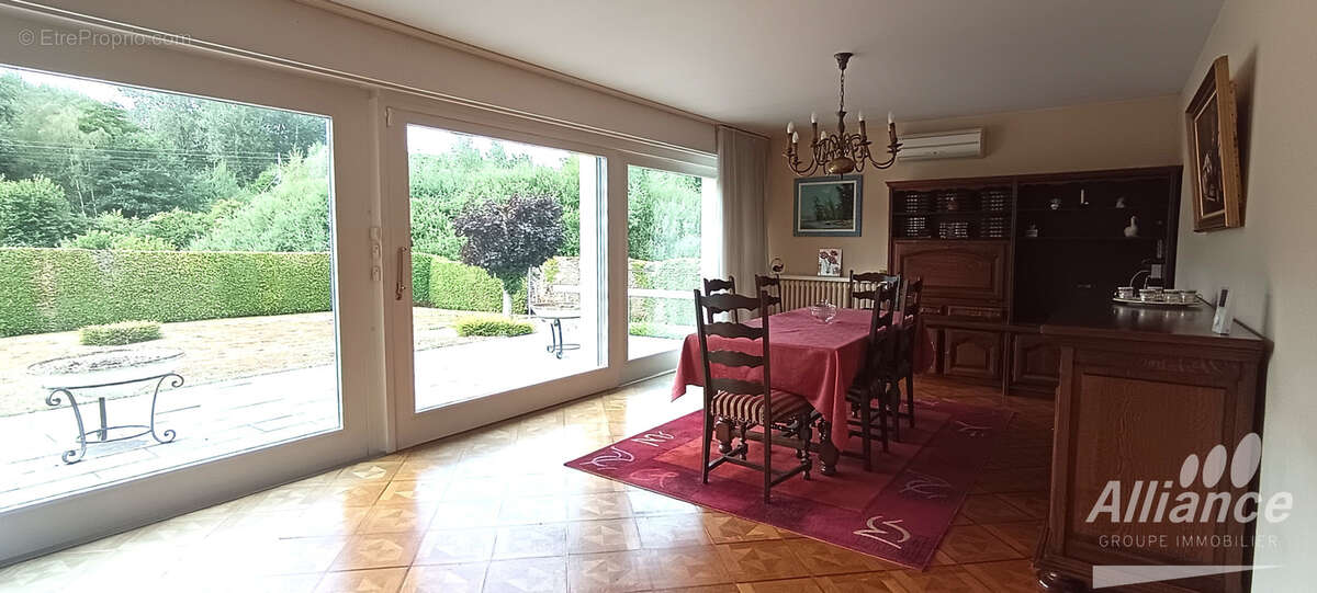 Maison 5 pièces VOUJEAUCOURT - Plain-pied,  115 m2 habitable, jardin clos et arboré de 23 ares - photo 2