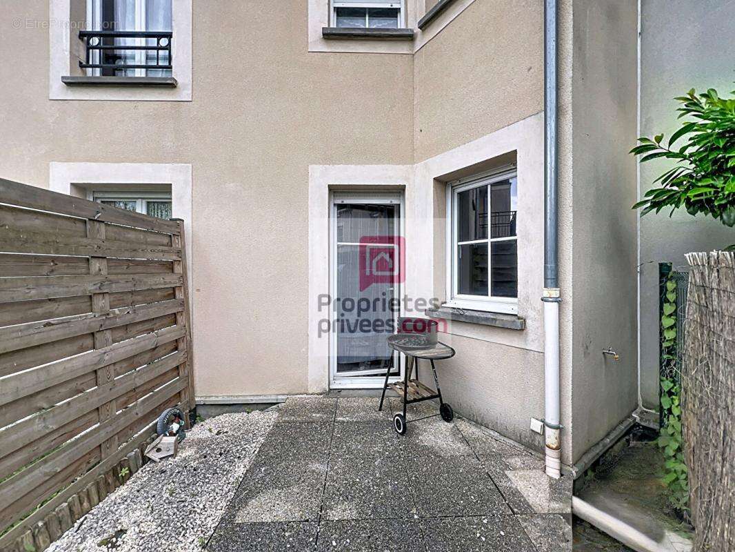 Appartement à LES ESSARTS-LE-ROI