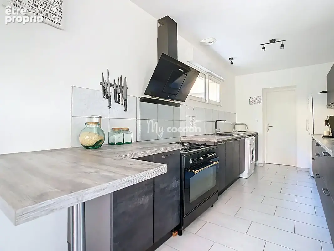 Maison - T5 -110 m² - photo 10