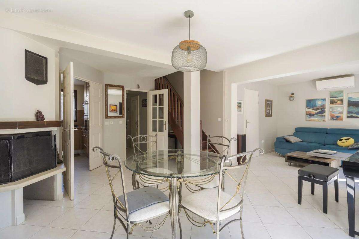 Maison à BONNEUIL-SUR-MARNE