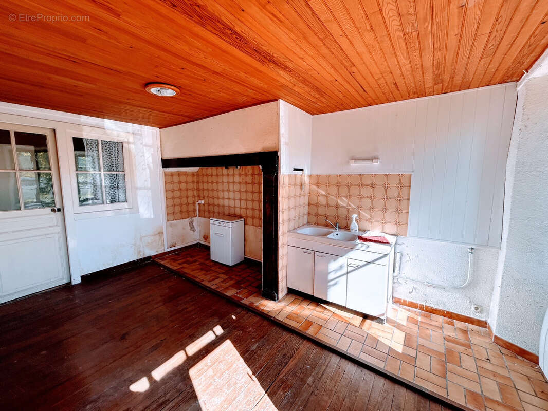 Appartement à BORT-LES-ORGUES