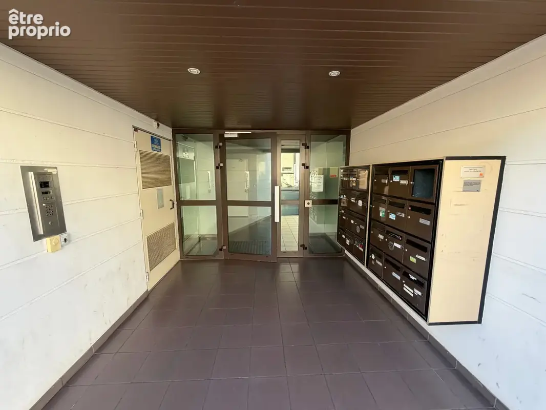 Appartement t3 residentiel - cave - parking privé - photo 6