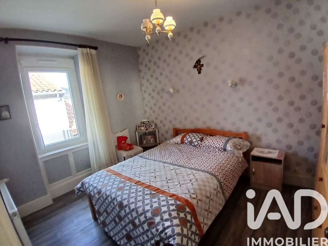 Maison 118 m² à Albine  - photo 9