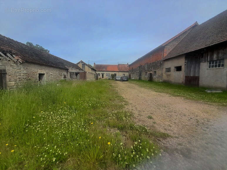 Maison à CIRY-LE-NOBLE