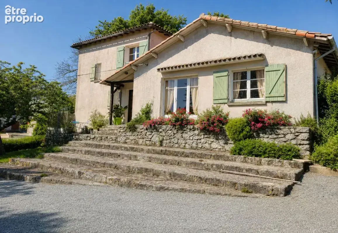 Maison à LARGEASSE