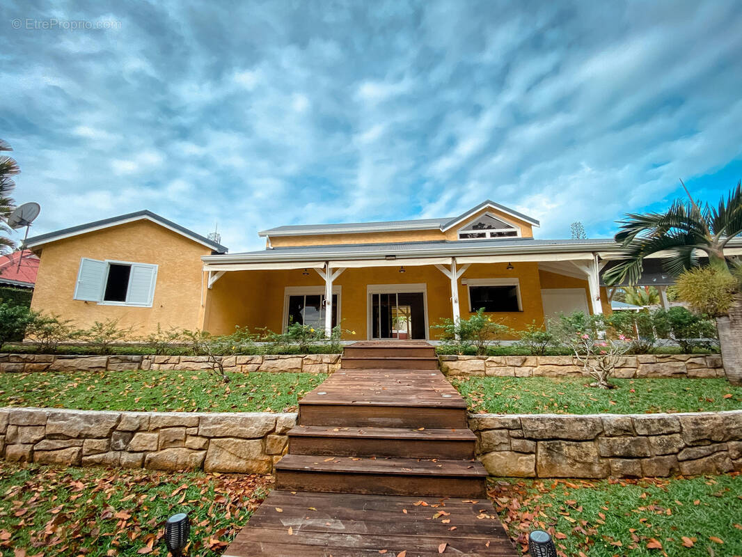 Maison à PETIT-BOURG