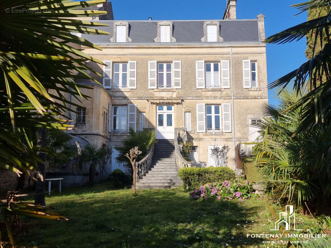 Maison à FONTENAY-LE-COMTE