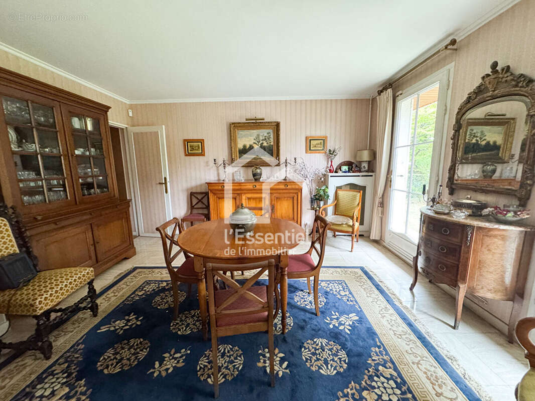 Maison à VERNEUIL-SUR-SEINE