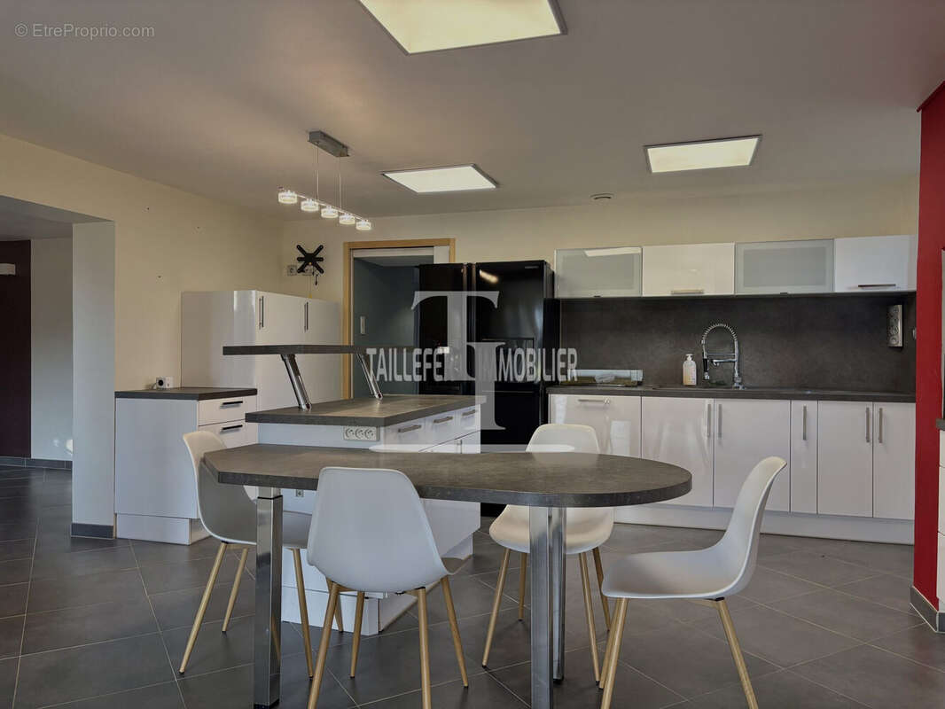 Maison à COULOUNIEIX-CHAMIERS