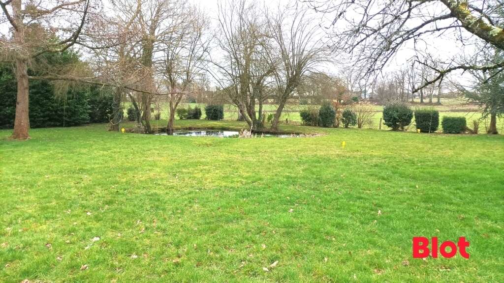 Terrain à LA BOUEXIERE