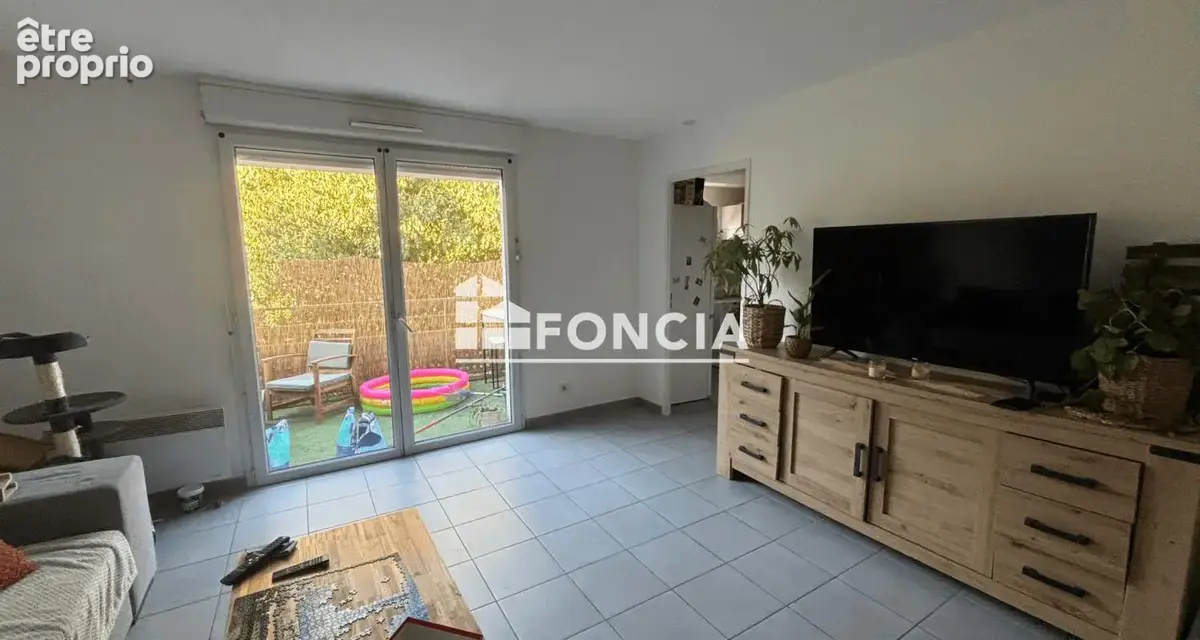 EXCLUSIVITÉ - LUNEL - T4 de 75 m² avec terrasse et 2 parkings, idéal investisseur, loué jusqu'en MAI 2027 - photo 2