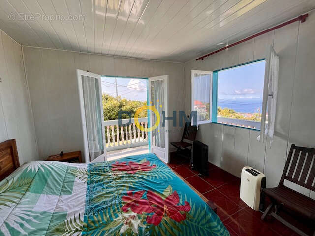 St Joseph TRES GRANDE MAISON F8 avec fort potentiel sur 976m2 de terrain - photo 12