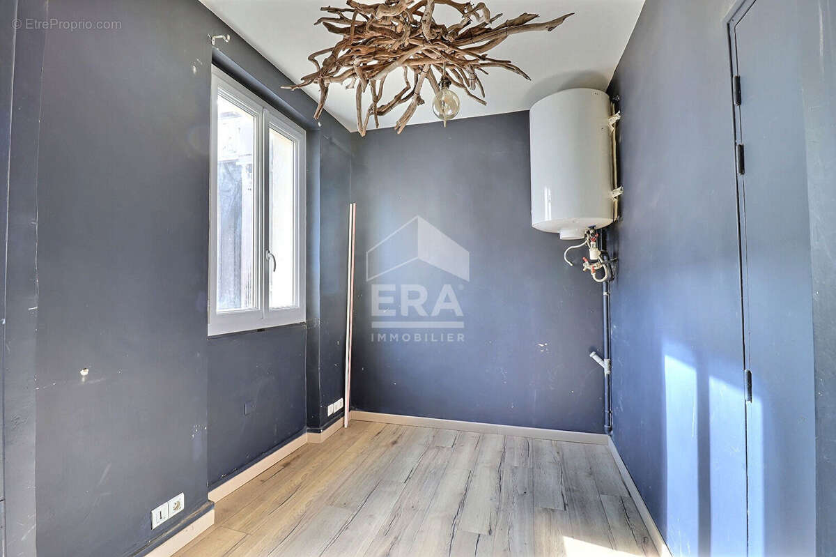 Appartement à MARSEILLE-1E