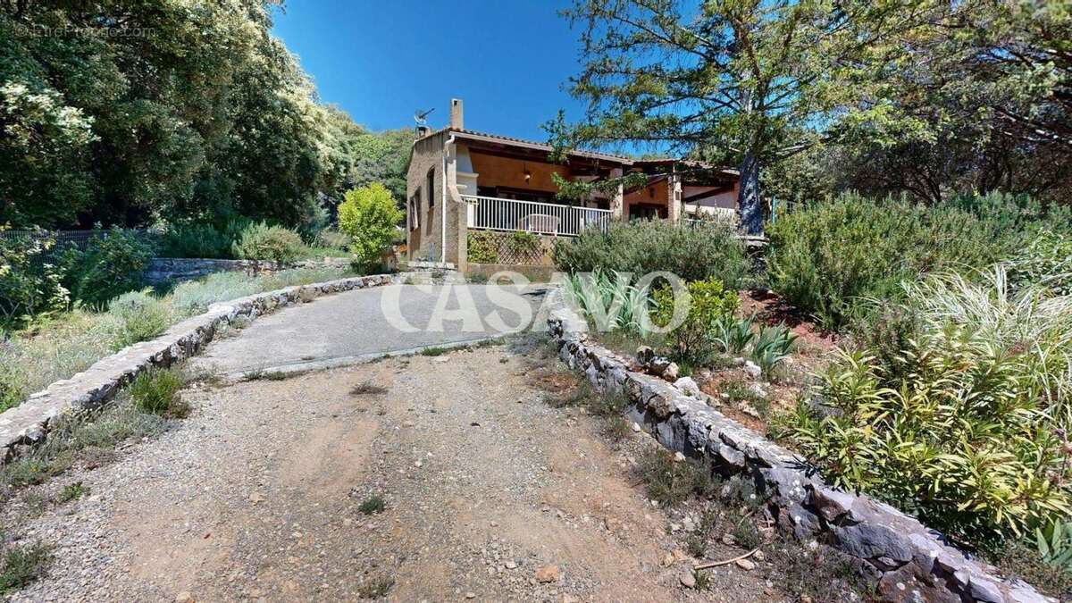 Vente Maison 4 pièces de 120m² - 83630 Régusse - photo 4