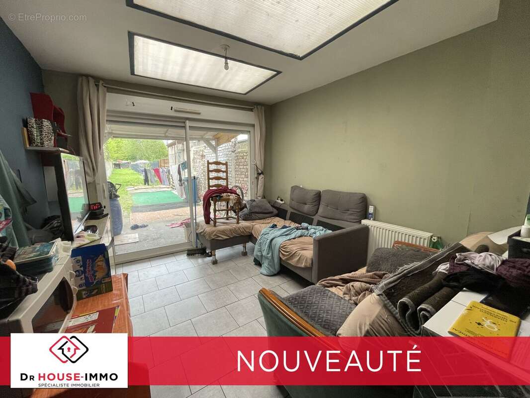 Maison à QUIEVRECHAIN