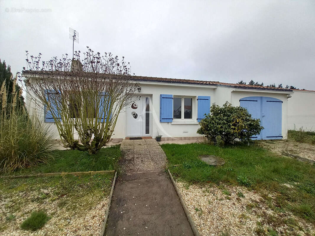 Maison à LA CHAIZE-GIRAUD