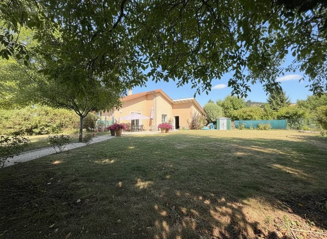 Maison 115 m² à La Cote-Saint-Andre  - photo 3