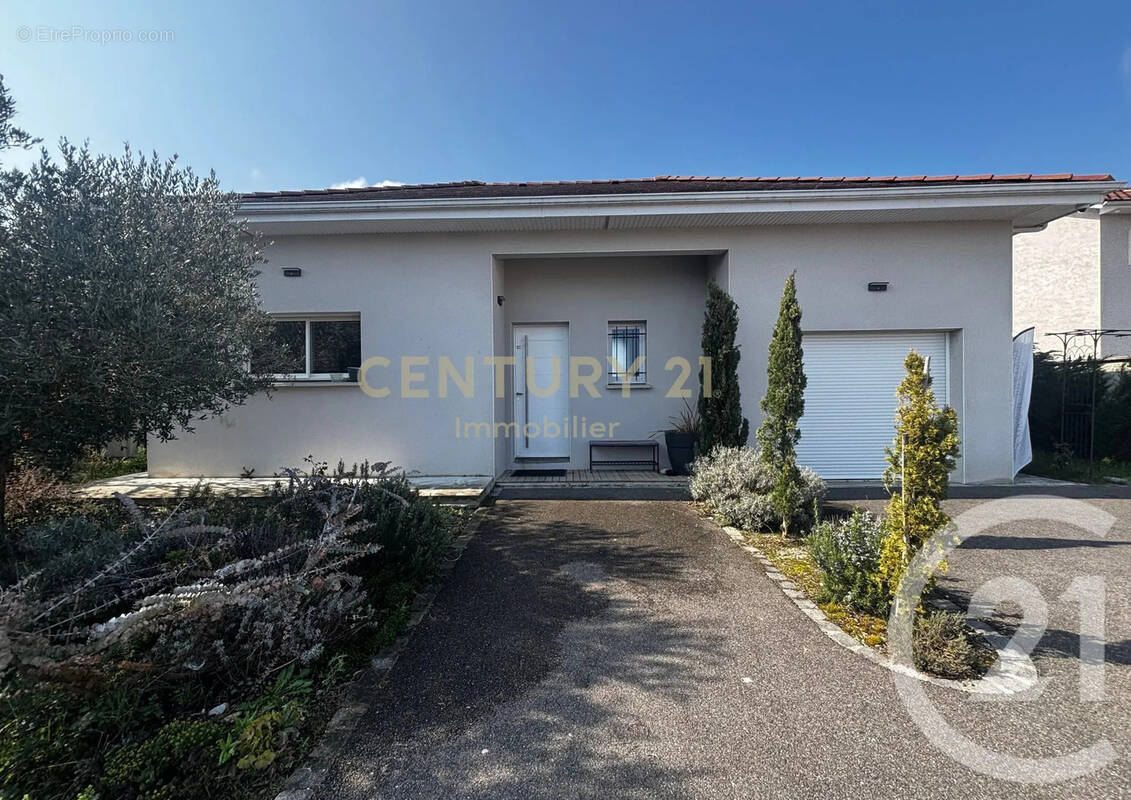 Maison à LES EPARRES