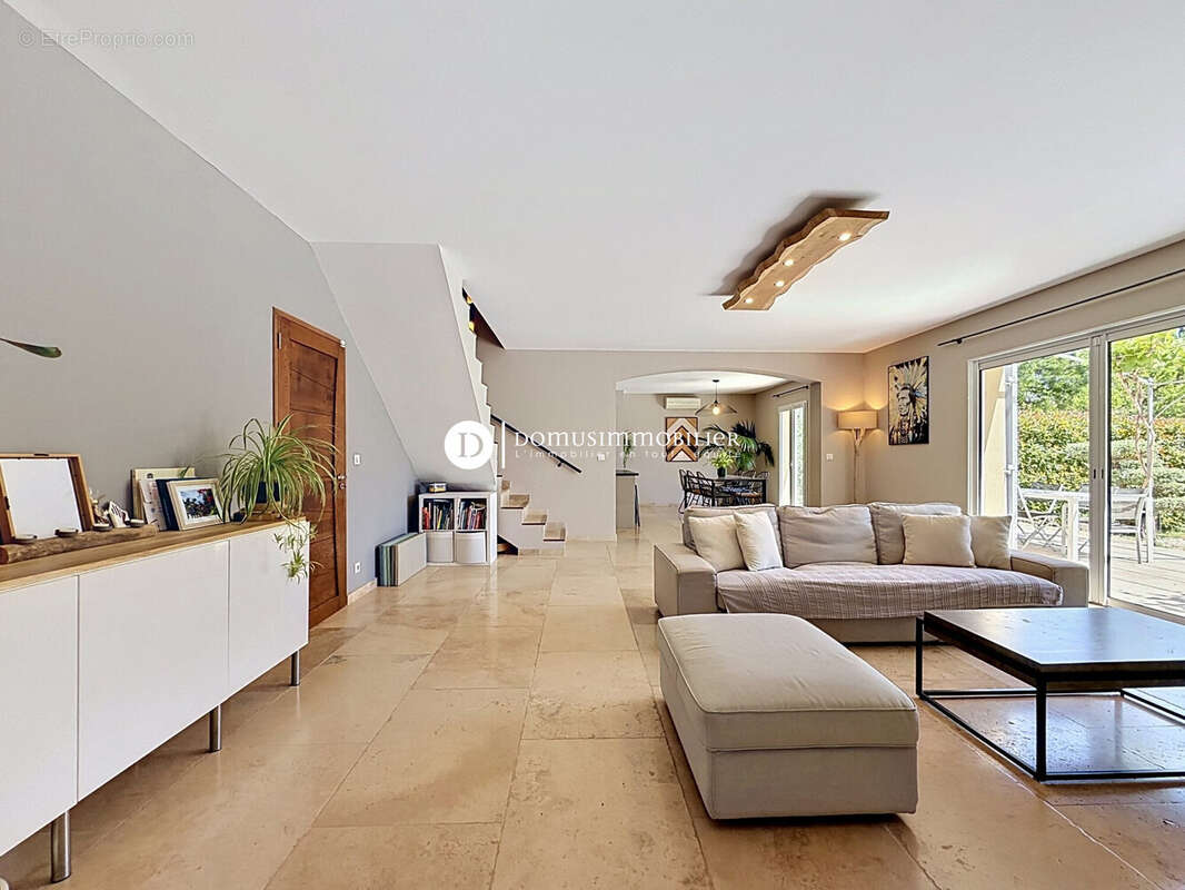 Maison 130 m² à Saint-Saturnin-Les-Avignon  - photo 7