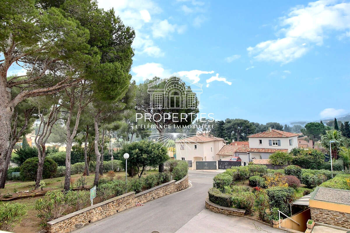 Appartement à BORMES-LES-MIMOSAS