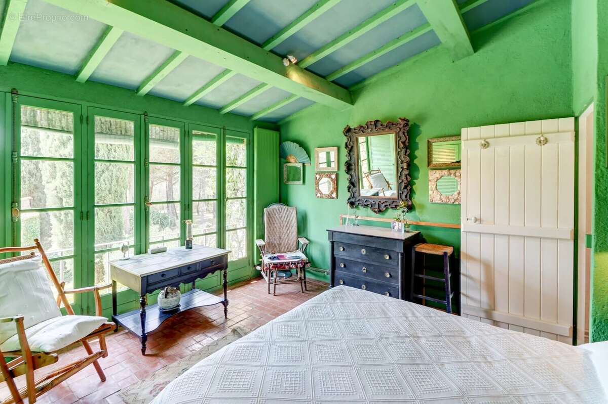 Maison à BAGNOLS-EN-FORET