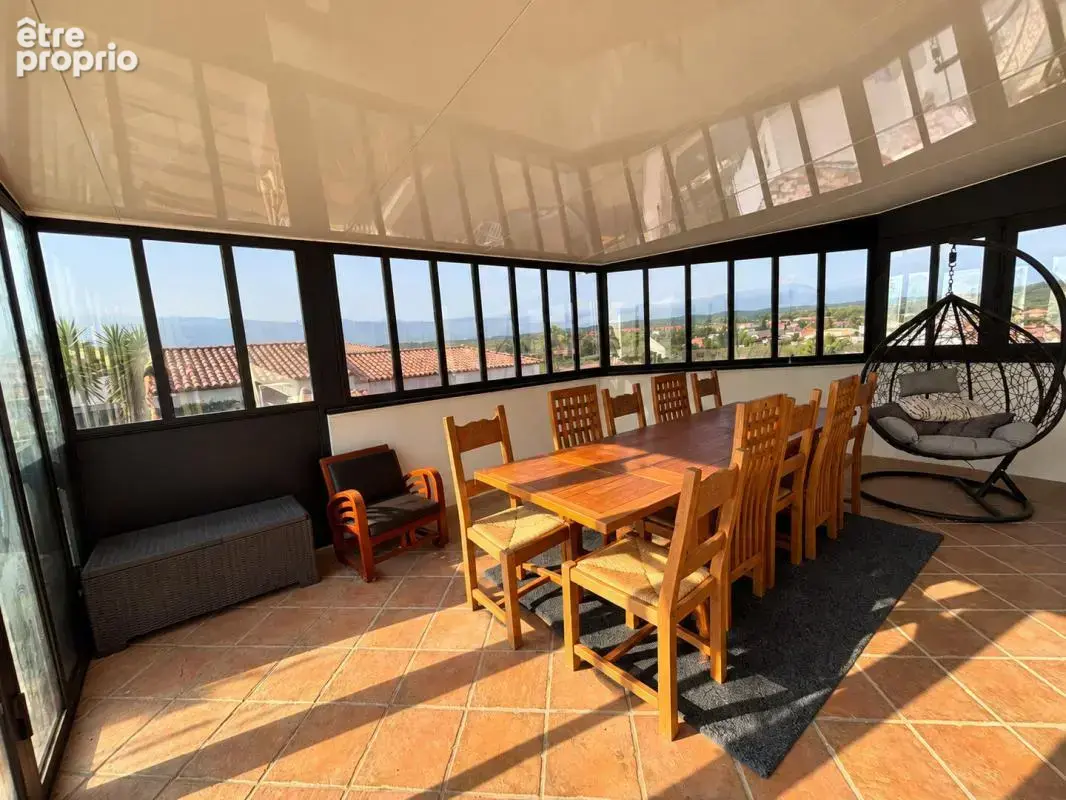 Villeveyrac - Villa 240 M2 avec piscine à débordement et vue dégagée - photo 3