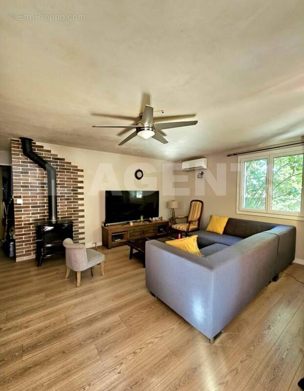 Salon Lulu2 - Maison à LA CIOTAT