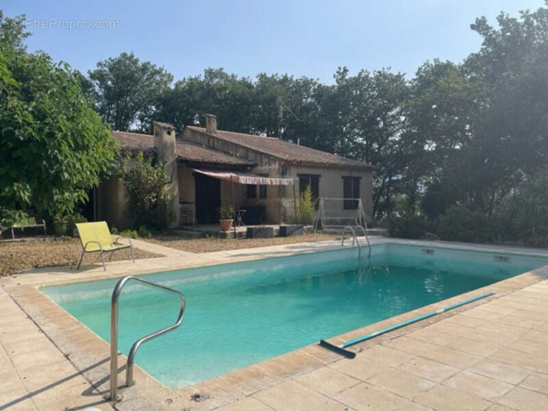 Maison à SAINT-SATURNIN-LES-APT