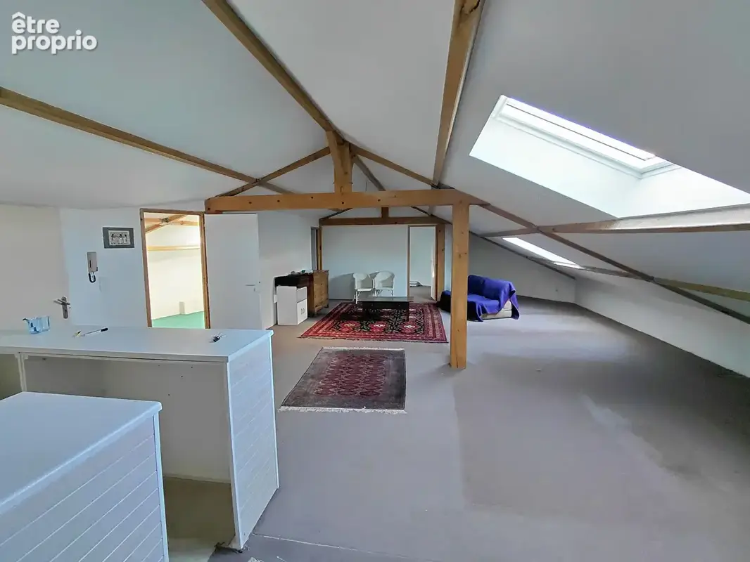 Hyper centre challans loft de 100 m² utile - photo 3