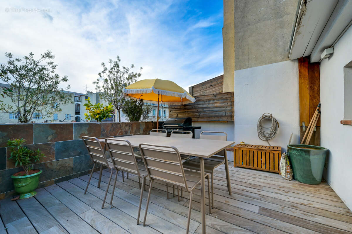 Appartement à MARSEILLE-6E