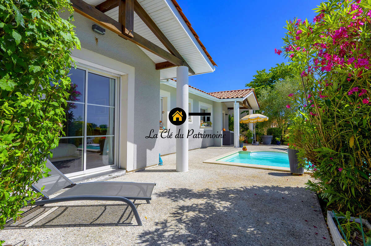 Maison de plain pied 4 pieces - 118 m2 -  piscine -garage- terrain de 857 m2 - st andre de cubzac - photo 16