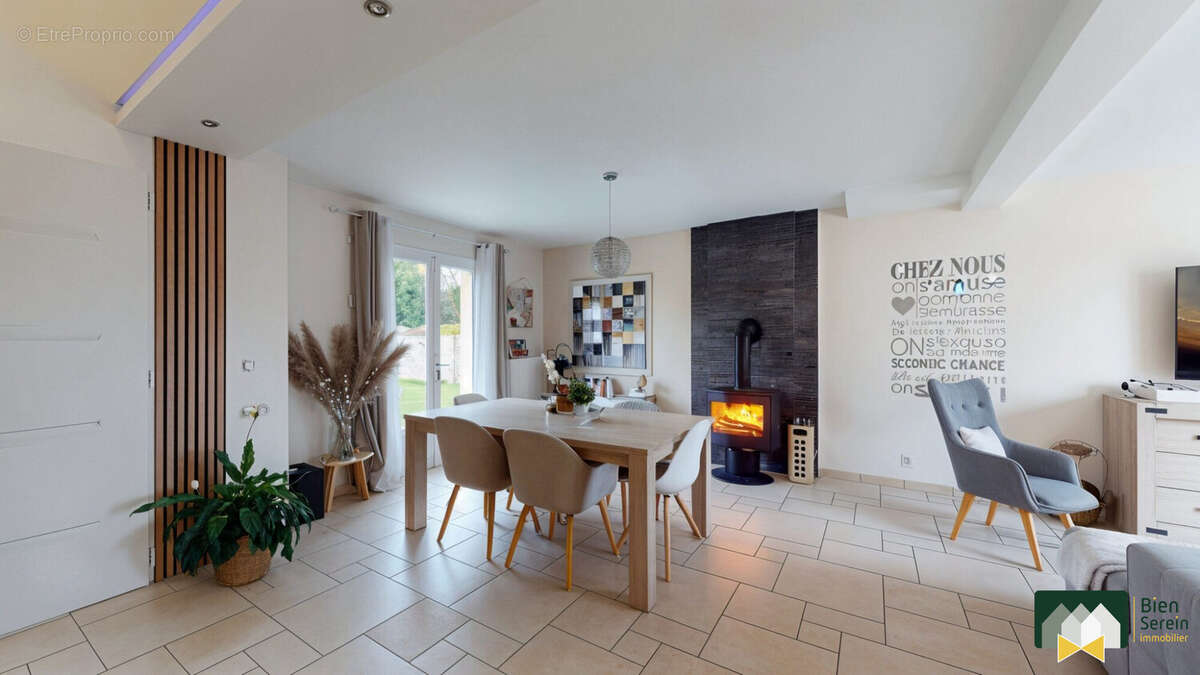 Maison à CLEVILLIERS