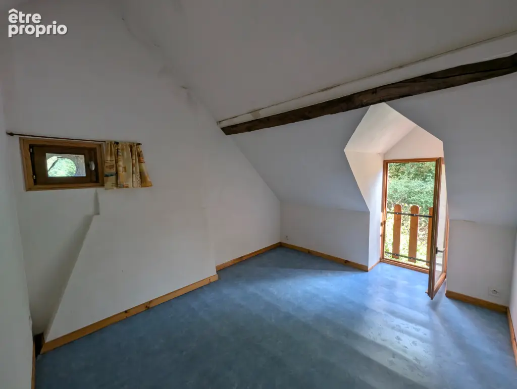 Cottage en forêt de Tronçais avec grange attenante  et autre terrain. - photo 10