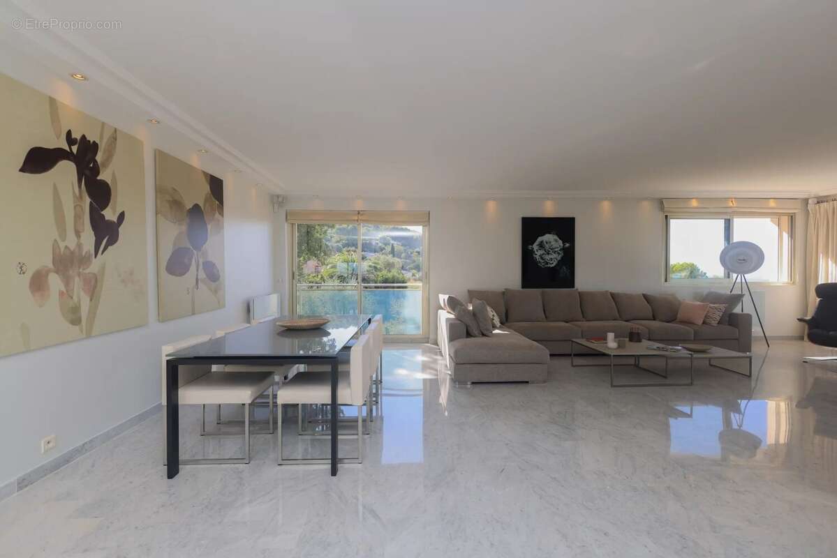 Appartement à LE CANNET