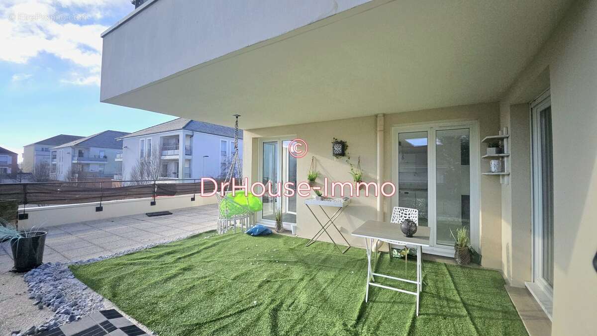 Appartement à SAVIGNY-LE-TEMPLE