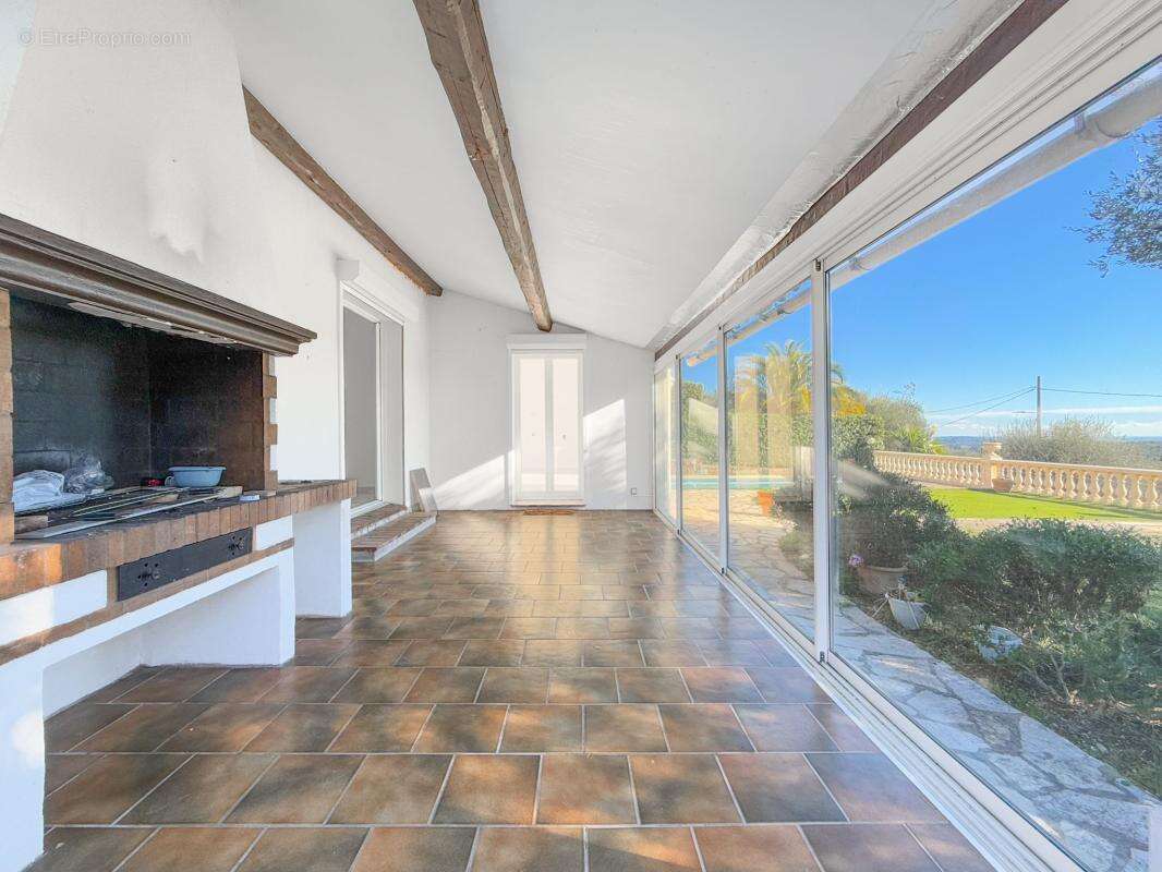 Maison à TOURRETTES-SUR-LOUP