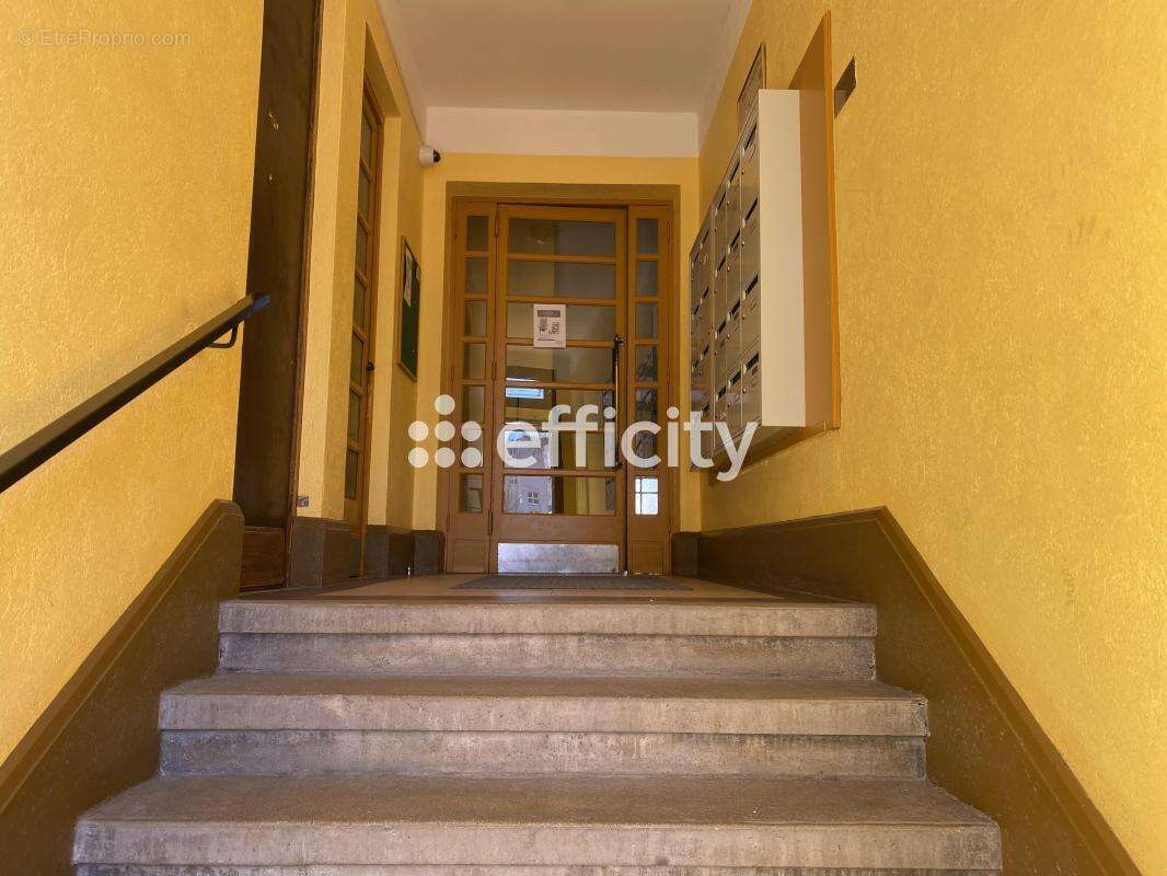 Appartement à SAINT-ETIENNE