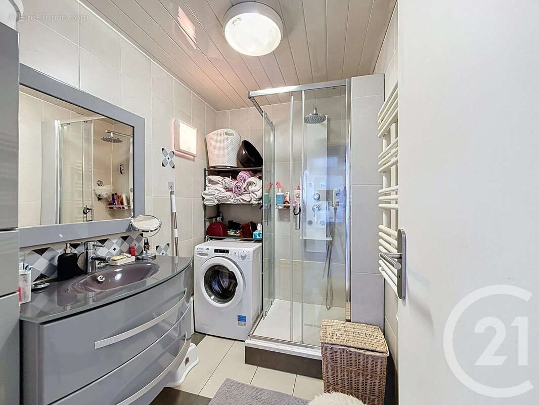 Appartement 79 m² à Combs-La-Ville  - photo 8