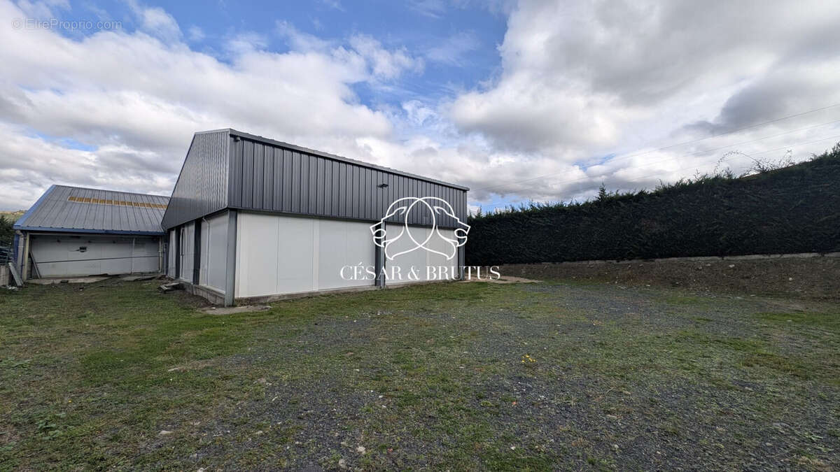 Commerce à SAINT-GERMAIN-LAPRADE