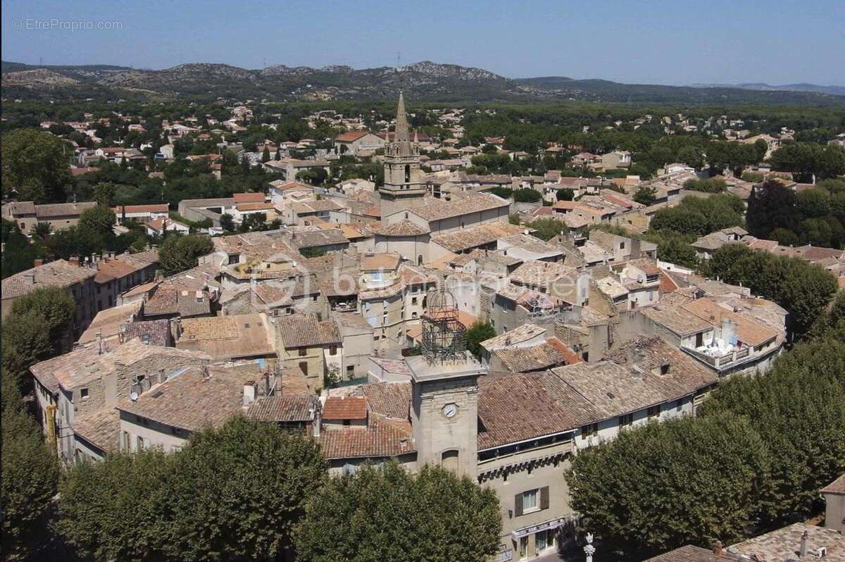 Propriété d'Exception - Quartier Résidentiel de PÉLISSANNE (DEPT13) - Villa Type 8 - 170 m2 - Terrain Arboré,Sécurisé - 1500M2 - - photo 25