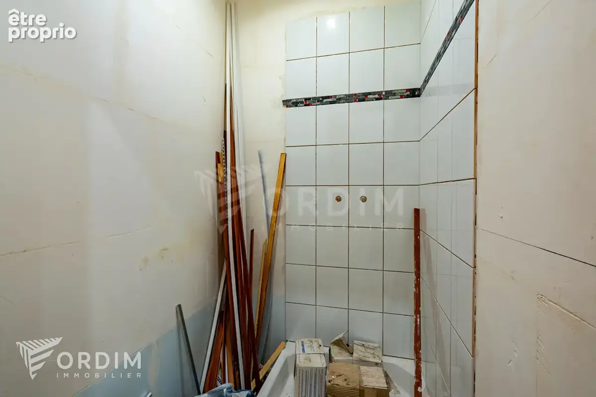 Maison plain-pied 102 m² avec piscine chauffée - terrain 2 083 m² - photo 6