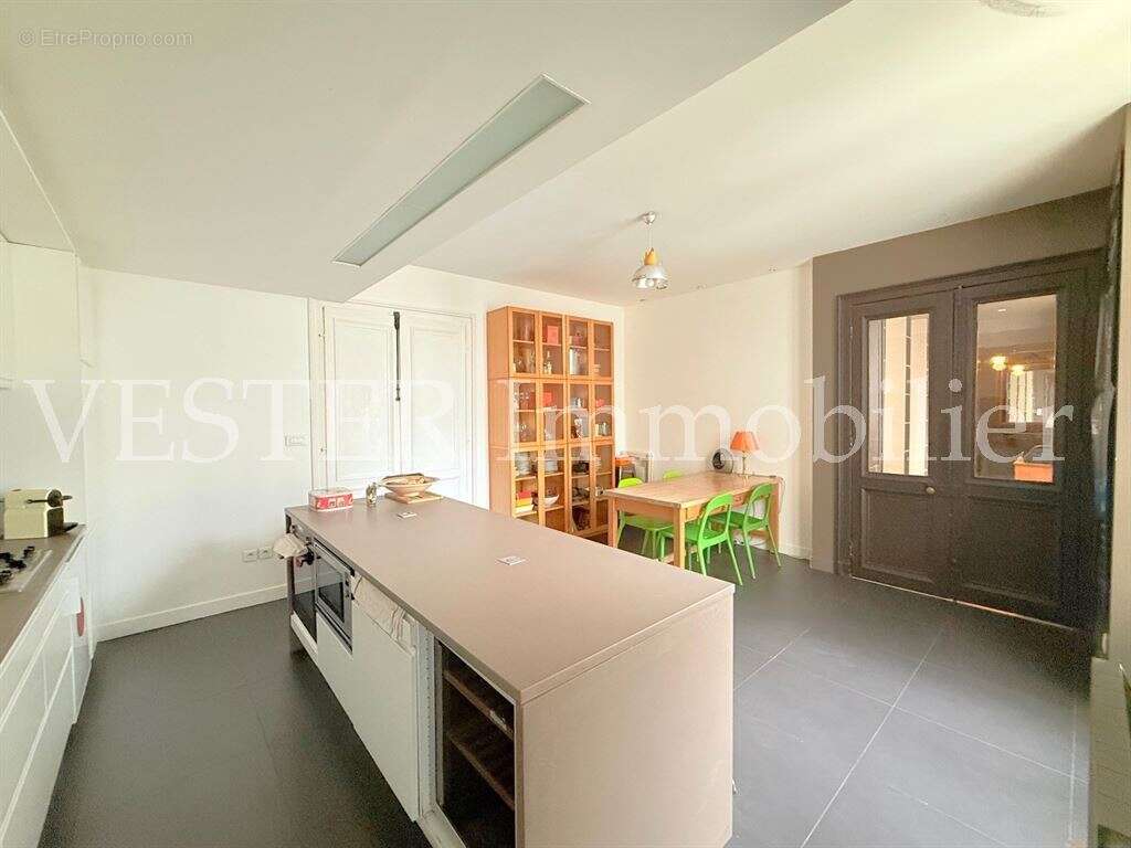 Appartement à PARIS-10E