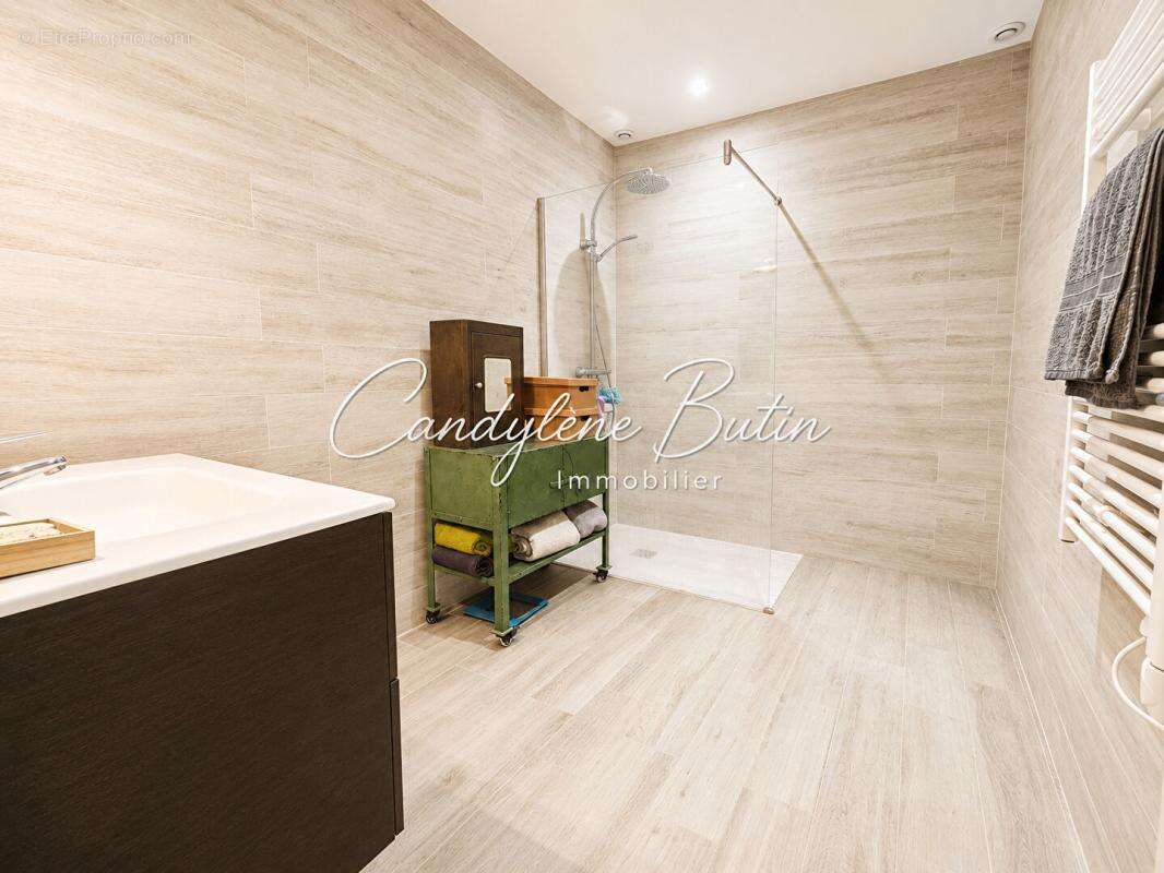 Villa T5 avec piscine, 4 chambres et garage - photo 10