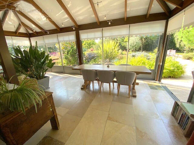 Propriété avec piscine à 2 pas de la Loire sur un parc arboré de 8900 m² à Germigny Des Prés - photo 6