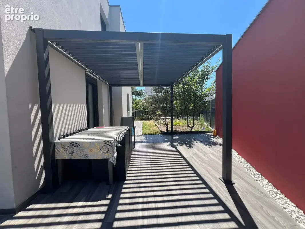 Maison familiale de 150 m2 avec 5 chambres, grand garage, cave et dépendance - photo 3