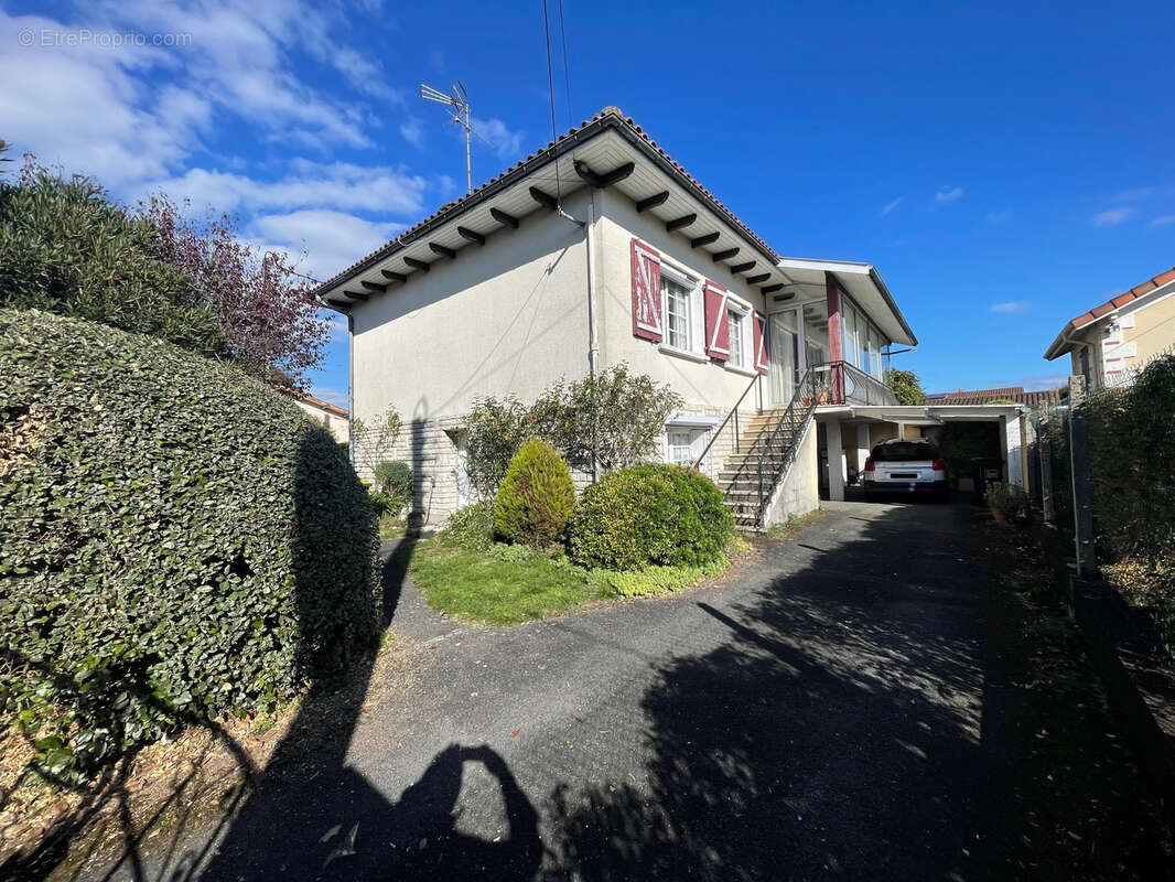 Maison à L&#039;ISLE-D&#039;ESPAGNAC