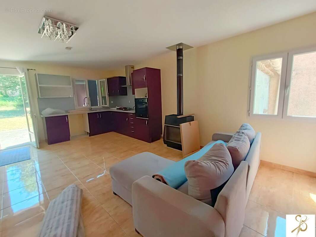 Maison 78 m² à Salernes  - photo 3
