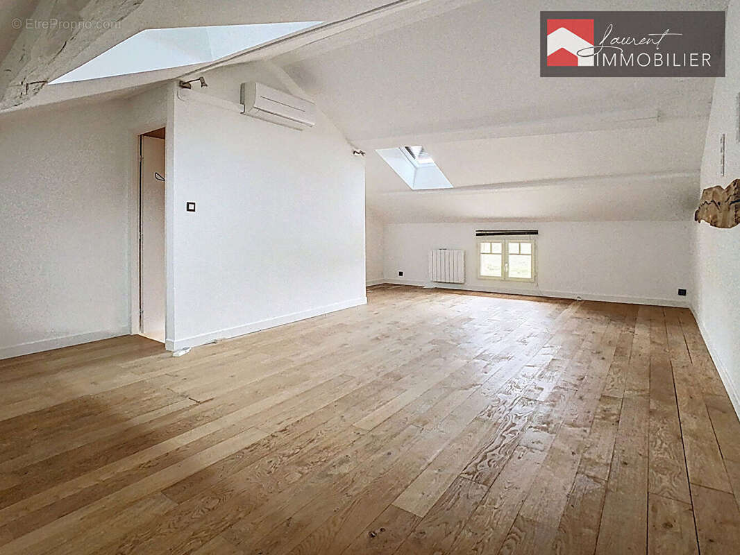 Maison à PONT-DE-VAUX