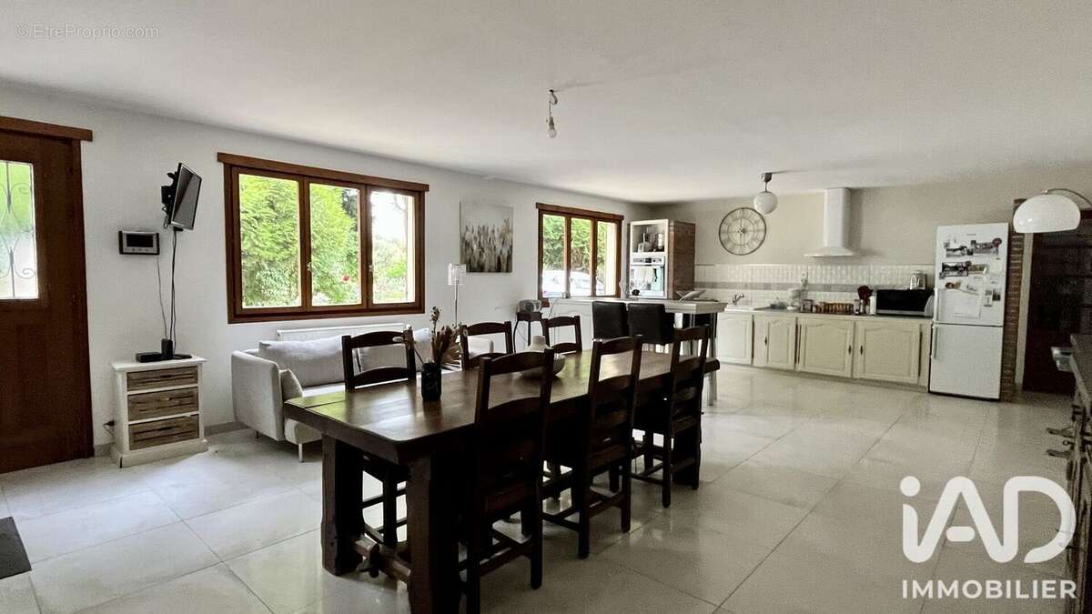 Maison 175 m² à Conty  - photo 2